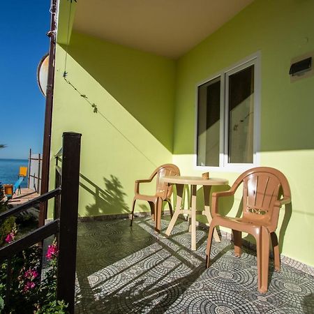 Mini Hotel Vavilon New Athos Bagian luar foto