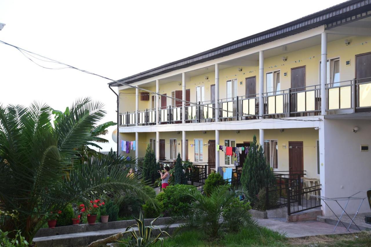 Mini Hotel Vavilon New Athos Bagian luar foto