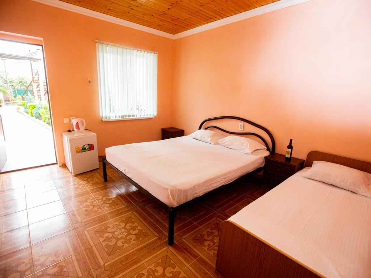 Mini Hotel Vavilon New Athos Bagian luar foto