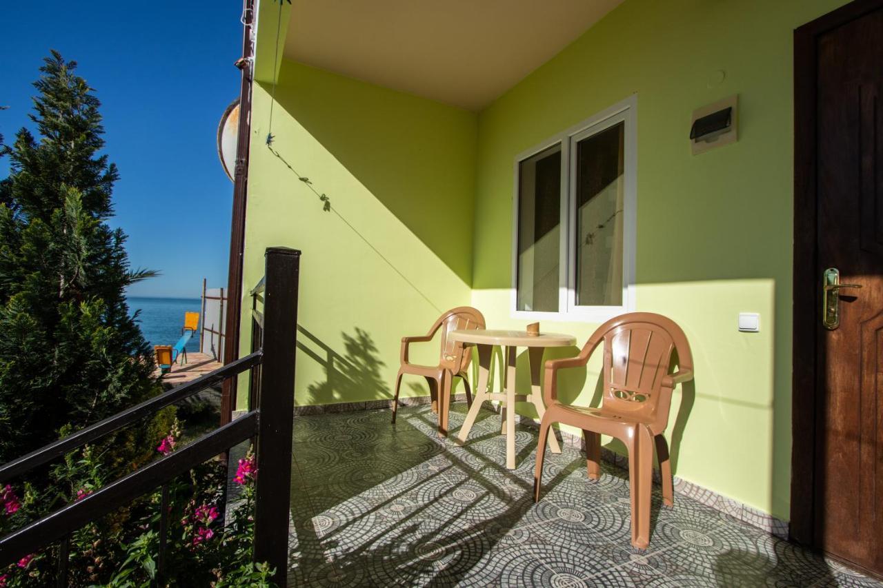 Mini Hotel Vavilon New Athos Bagian luar foto