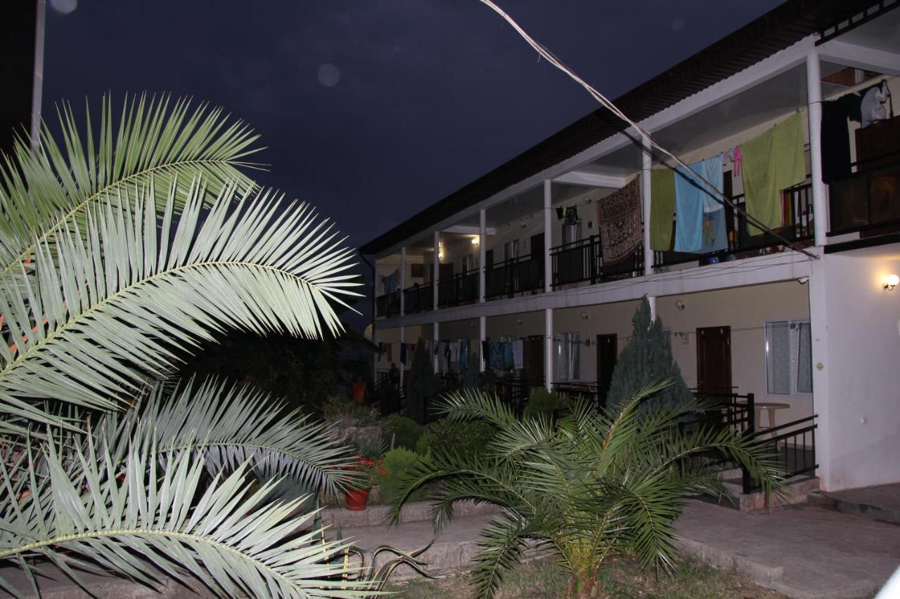 Mini Hotel Vavilon New Athos Bagian luar foto